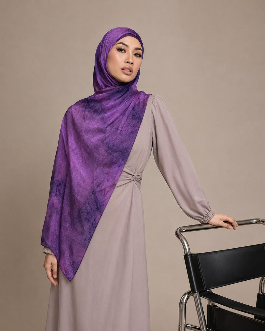 Royal Amethyst am Model